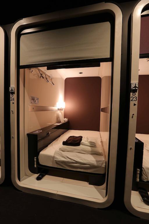 First Cabin Hakata Fukuoka  Luaran gambar