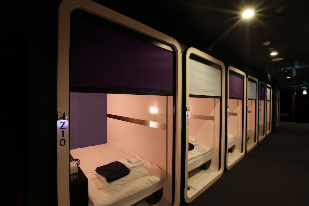 First Cabin Hakata Fukuoka  Bilik gambar