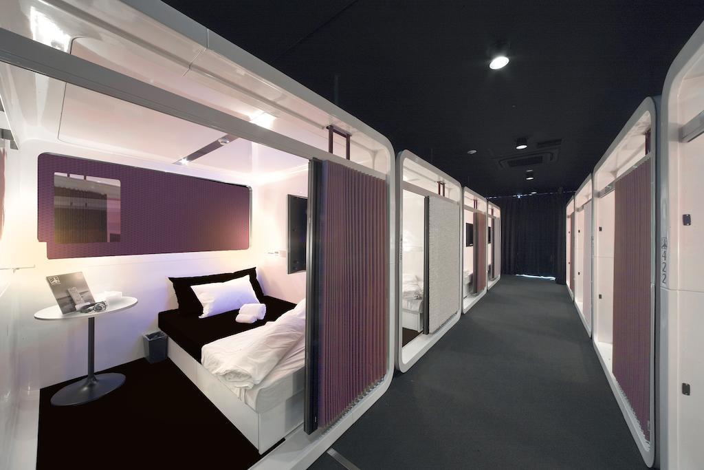 First Cabin Hakata Fukuoka  Luaran gambar