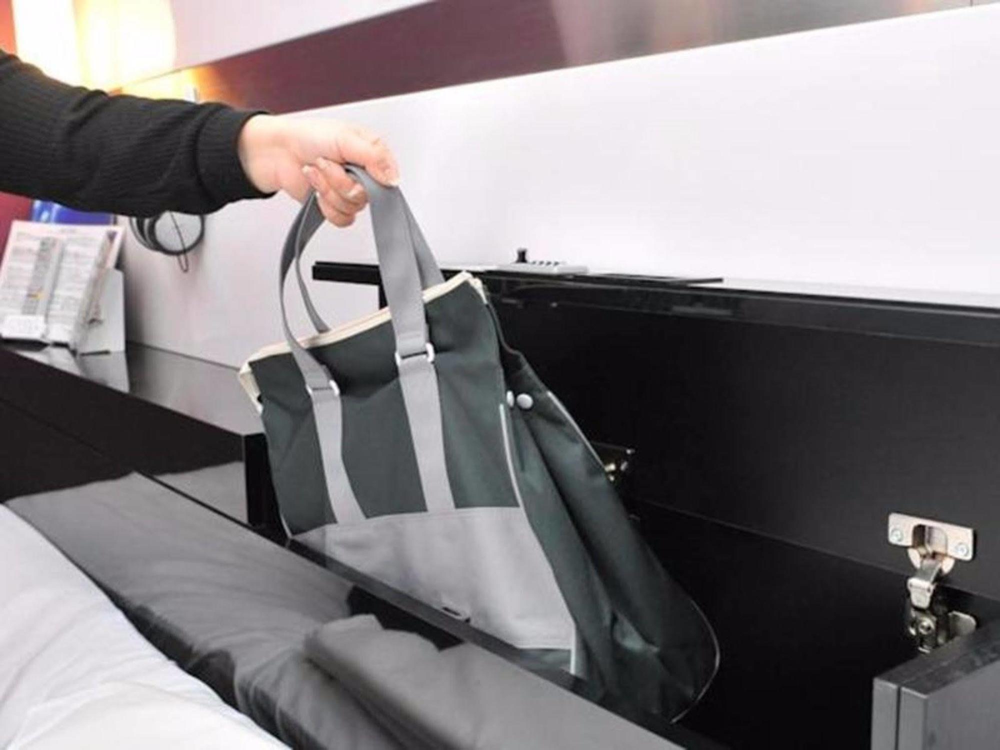 First Cabin Hakata Fukuoka  Luaran gambar